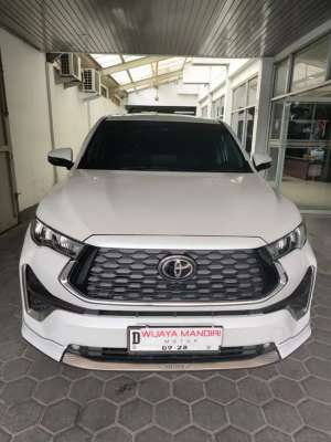 Jual bekas TOYOTA INNOVA ZENIX Q HV MODELISTA CVT 2023,lokasi di Bandung Kota