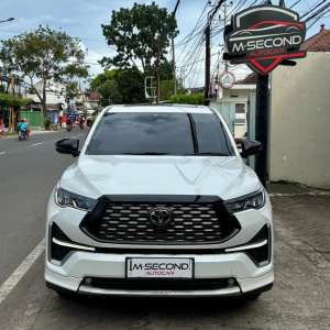 Jual bekas Toyota Innova zenix Q HV Tss Modelista 2022,lokasi di Malang Kota