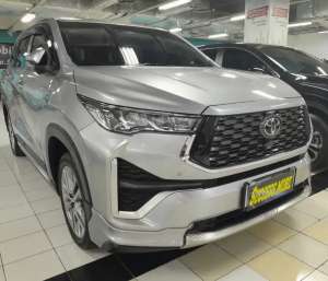 Jual bekas Toyota Innova Zenix Q Hybrid 2022 Silver Automatic,lokasi di Surabaya Kota