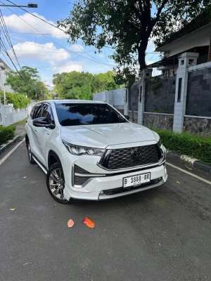 Jual bekas Toyota Innova Zenix Q Hybrid Modelista 2024,lokasi di Jakarta Pusat