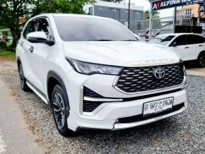 Jual bekas Toyota Innova Zenix V Modellista 2023 Matic Orisinil Sangat Istimewa,lokasi di Banjar Kab.