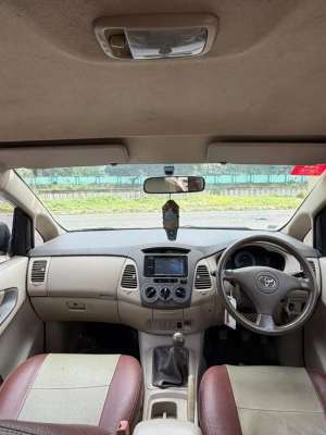 Jual bekas Toyota Kijang Innova 2005 Bensin,lokasi di Bekasi Kota