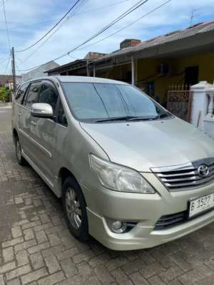 Jual bekas Toyota Kijang innova 2013,lokasi di Tangerang Kota