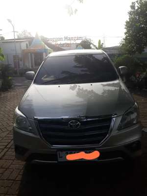 Jual bekas Toyota Kijang Innova 2013 Diesel,lokasi di Surabaya Kota