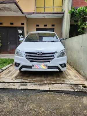 Jual bekas Toyota Kijang Innova 2015 Manual Bensin,lokasi di Jakarta Timur