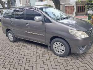 Jual bekas Toyota Kijang Innova G Diesel Automatic 2013 Grill kecil Model Lama,lokasi di Jakarta Barat