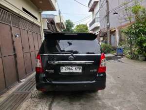 Jual bekas Toyota Kijang Innova Inova V Matic AT Tahun 2012 Hitam , 2011,lokasi di Jakarta Timur
