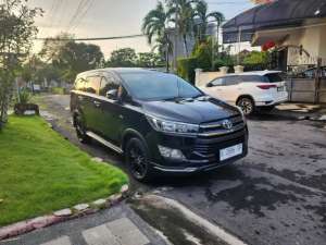 Jual bekas Toyota kijang innova reborn 2.0 Matic 2020,lokasi di Surabaya Kota