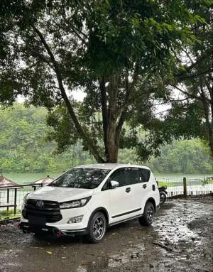 Jual bekas TOYOTA KIJANG INNOVA REBORN TIPE V MATIC 2016 DIESEL,lokasi di Kebumen Kab.