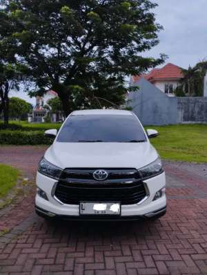 Jual bekas Toyota Kijang Innova Reborn Venturer Diesel At 2018 plat L tgn 1,lokasi di Gresik Kab.