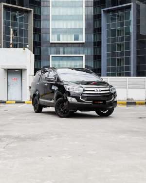 Jual bekas Toyota Kijang Innova V 2.0 Manual MT 20182019 Hitam,lokasi di Tangerang Kota