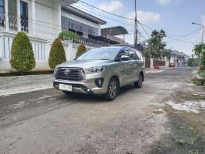 Jual bekas Toyota Kijang Innova V 2.4 Diesel Automatic,lokasi di Surabaya Kota