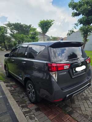 Jual bekas Toyota Kijang Innova V Diesel matic 2021 low km istimewa,lokasi di Surabaya Kota