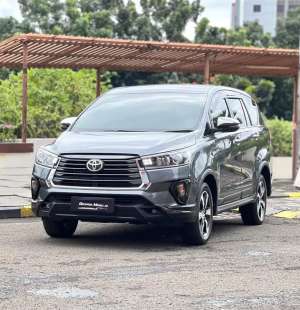 Jual bekas Toyota Kijang Innova Venturer 2.4 Diesel AT 2022Odo 68rbu Kilometer,lokasi di Jakarta Pusat