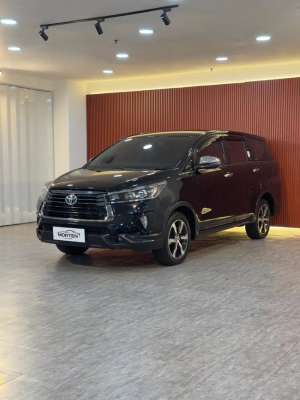 Jual bekas Toyota Kijang innova Venturer 2.4 Diesel AT Tahun 2022 Km 30 Rb Recrod,lokasi di Jakarta Barat