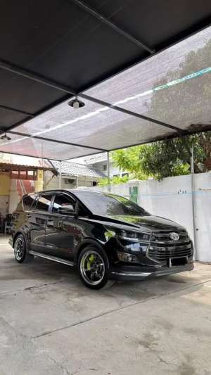 Jual bekas TOYOTA KIJANG INNOVA VENTURER 2.4 AUTOMATIC DIESEL TAHUN 2019,lokasi di  