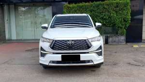 Jual bekas Toyota Kijang Innova Zenix Q Hybrid 2.0 Modelista TSS 2024 Like New,lokasi di Jakarta Timur