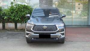 Jual bekas Toyota Kijang Innova Zenix Q Hybrid 2024 abu km 15 ribuan,lokasi di Jakarta DKI