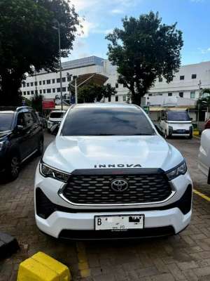 Jual bekas Toyota kijang ZENIX V GASOLINE PREMIUM COLOUR KM 5000,lokasi di Jakarta Utara