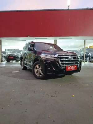 Jual bekas Toyota Land Cruiser 200 Full Spec ATPM 2012 Hitam,lokasi di Jakarta Utara