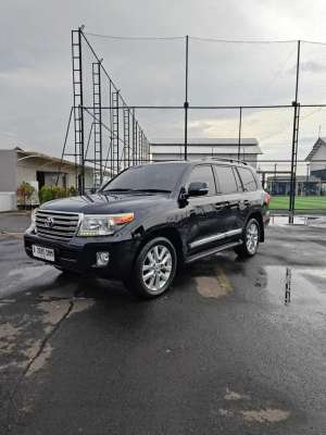 Toyota Land Cruiser 2014 Diesel lokasi di Sleman Kab., tersedia melalui melalui situs Olx