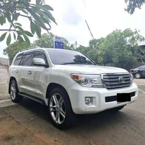 Jual bekas Toyota Land Cruiser 4.6 V8 NIK 2010 KM 87rb White Very good condition,lokasi di Jakarta Timur