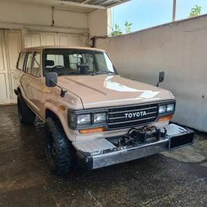 Jual bekas Toyota Land Cruiser HJ60 1983 Beige Land Cruiser 1982 LC 1984 Jual bu,lokasi di Jakarta Barat