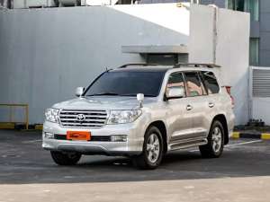 Jual bekas Toyota Land Cruiser VX200 4X4 matic 2008 Japan spec,lokasi di  