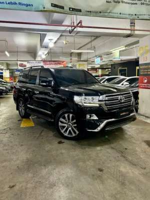 Jual bekas Toyota Land Cruiser VXR 200 Diesel 4x4 2016 Terawat 2017,lokasi di Jakarta Barat
