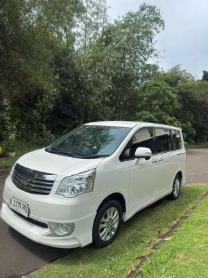 Jual bekas toyota NAV 1 thn 2015 istimewa,lokasi di Bogor Kab.