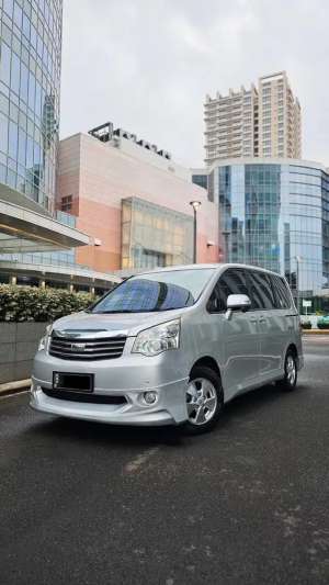 Jual bekas Toyota Nav1 2013 Bensin,lokasi di Jakarta Selatan