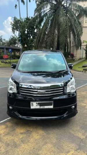 Jual bekas Toyota Nav1 V Limited AT 2015,lokasi di  ,Jakarta Selatan