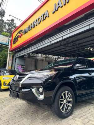Jual bekas TOYOTA NEW FORTUNER VRZ 2.4 AT 2020UPGRADEKM60RBRECORDDP20JTANTIK,lokasi di Jakarta Barat
