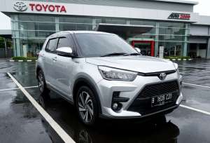 Jual bekas Toyota Raize 1.0 G CVT2021,lokasi di Banten