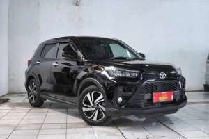 Jual bekas Toyota Raize 1.0 G Turbo CVT Matic tahun 2023 hitam Low KM AT DP minim,lokasi di Bekasi Kota