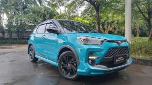 Jual bekas Toyota Raize 1.0 Two Tone 2023 Black Turquoise,lokasi di Jakarta Utara