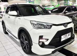Jual bekas Toyota Raize GR Sport 1.0 Turbo One Tone 2021 Putih MaticAT SUPER,lokasi di Surabaya Kota