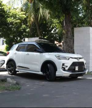 Jual bekas Toyota Raize Two Tone 1.0 Turbo GR Sport CVT TSS,lokasi di Jakarta Timur