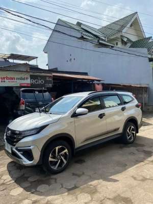 Jual bekas Toyota Rush 2022 Desember mulus luar dalam,lokasi di Makassar Kota