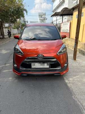 Jual bekas Toyota Sienta 1,5 Q CVT Matic 2017 , 2016 , 2018 , Freed 2015 , 2014,lokasi di Medan Kota