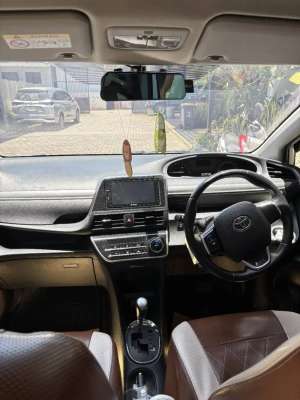 Jual bekas Toyota Sienta 1.5 V 2017 Putih,lokasi di Jakarta Selatan