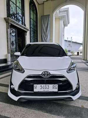 Jual bekas Toyota Sienta 2016 Bensin,lokasi di Surabaya Kota