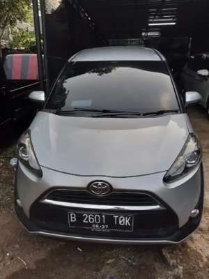 Jual bekas Toyota sienta 2017,lokasi di Jakarta Timur