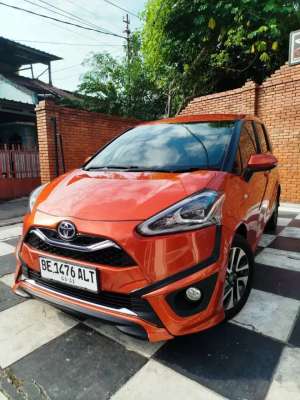 Jual bekas Toyota Sienta Q Matic matik metik 2016,lokasi di Bandar Lampung Kota