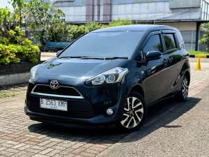 Jual bekas TOYOTA SIENTA V 1.5 AT HITAM2016 TDP 15 JT,lokasi di Bekasi Kota