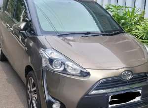 Jual bekas Toyota sienta V 2016 AT,lokasi di Jakarta Pusat