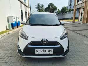 Jual bekas Toyota Sienta V 2017 km 60ribuan,lokasi di Jakarta Barat