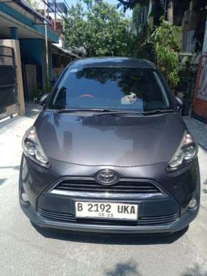 Jual bekas Toyota Sienta V 2018 manual,lokasi di Jakarta Timur