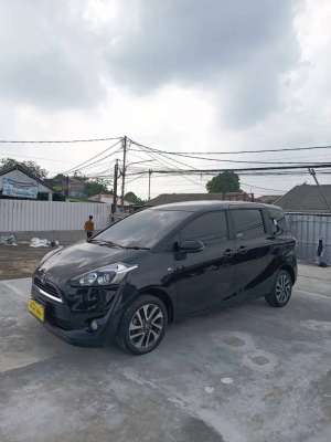 Jual bekas TOYOTA SIENTA V AT 2017,lokasi di Jakarta