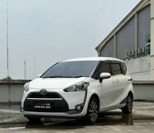 Jual bekas Toyota Sienta V AT Tahun 2018 Warna Putih,lokasi di Jakarta Selatan